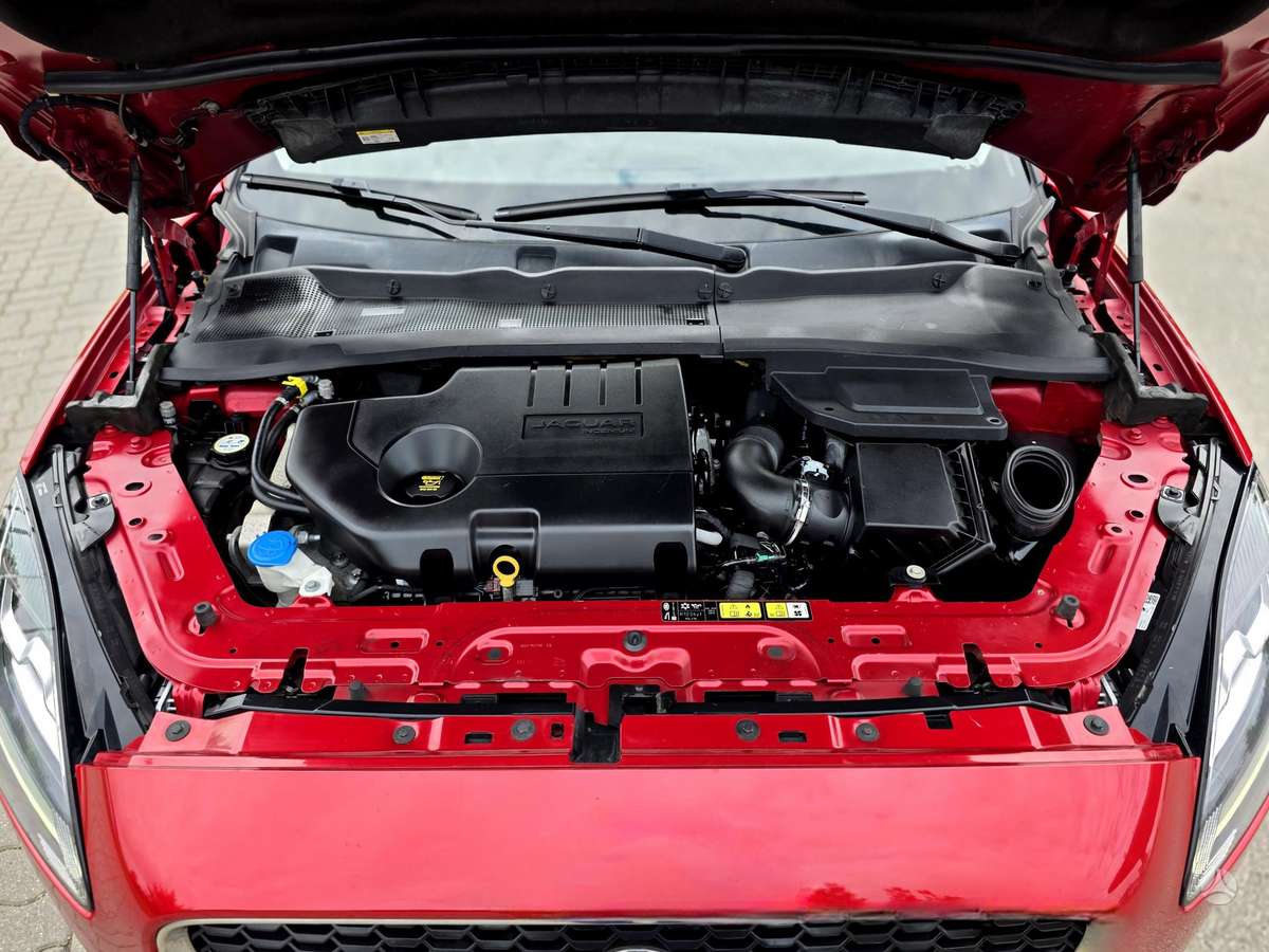 Jaguar E-Pace, 2.0 l., off-road / crossover