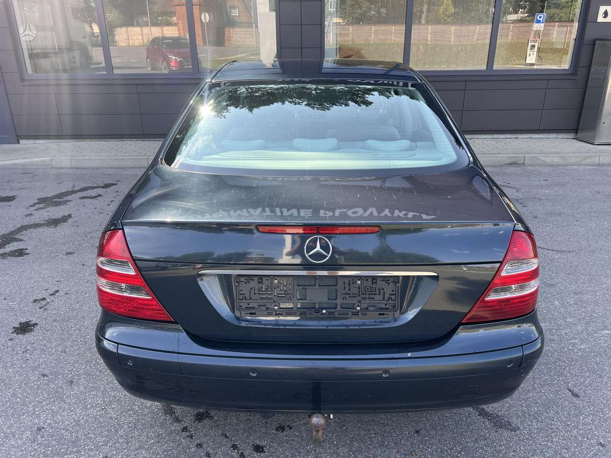 Mercedes-Benz E200, 2.2 l., Седан