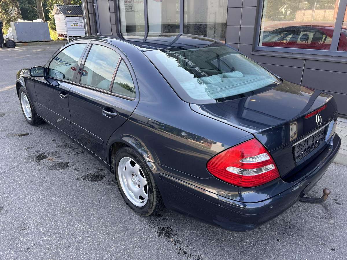 Mercedes-Benz E200, 2.2 l., Седан