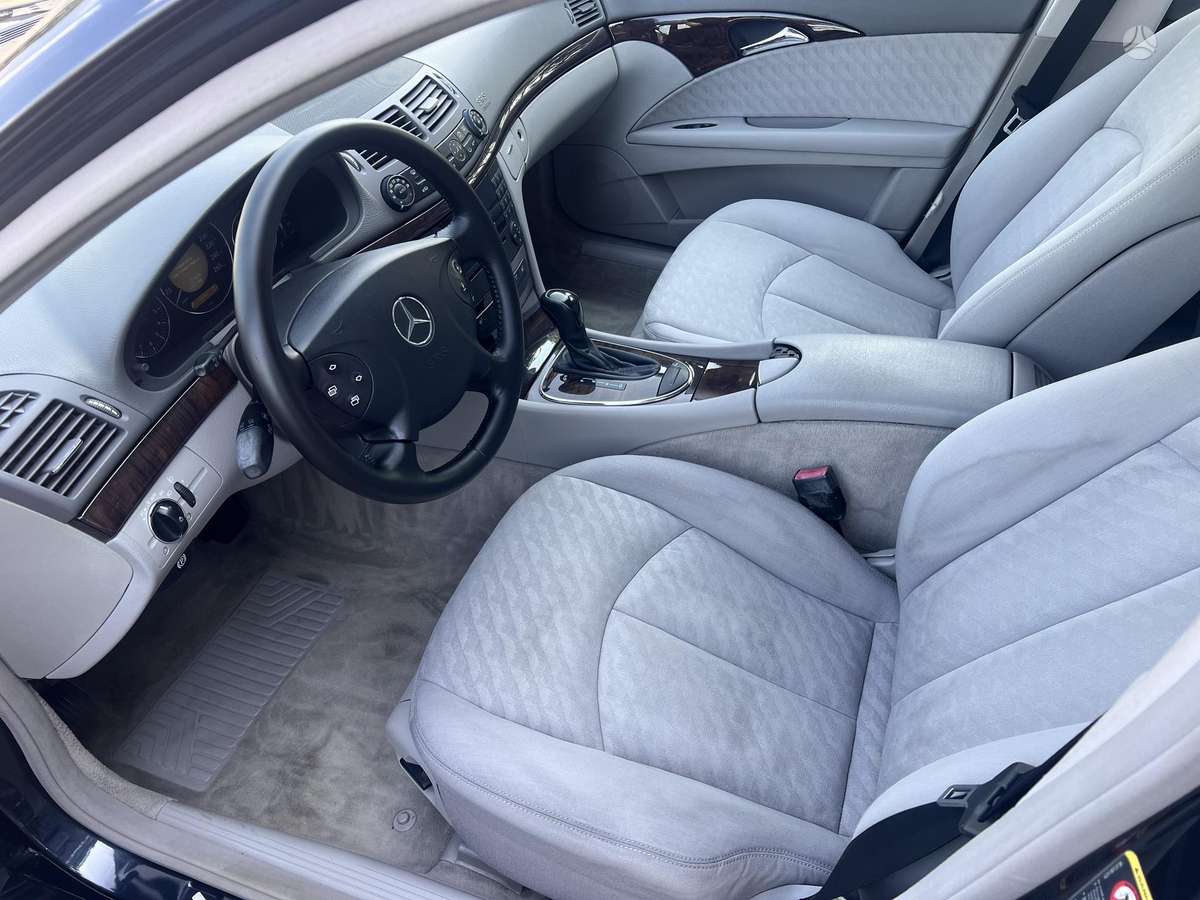 Mercedes-Benz E200, 2.2 l., Седан