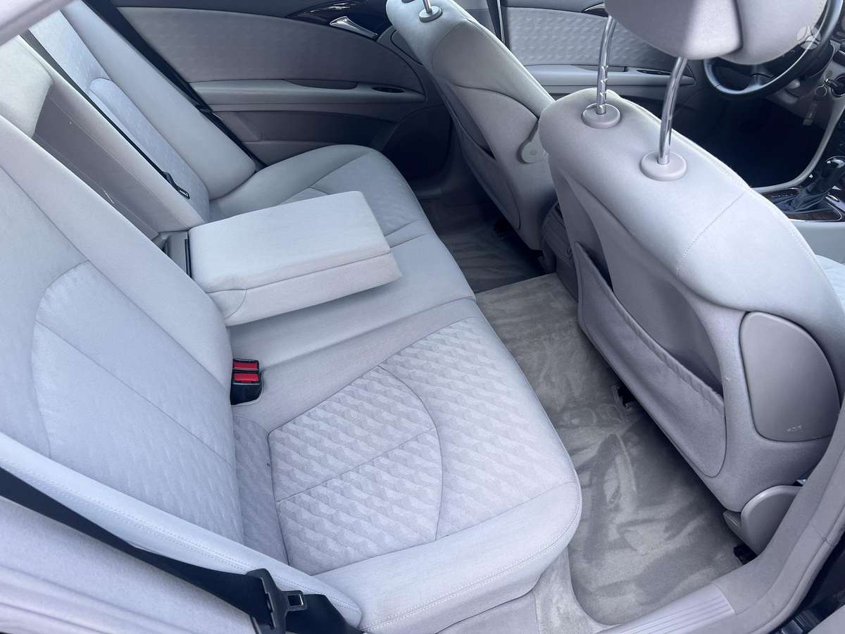 Mercedes-Benz E200, 2.2 l., Седан