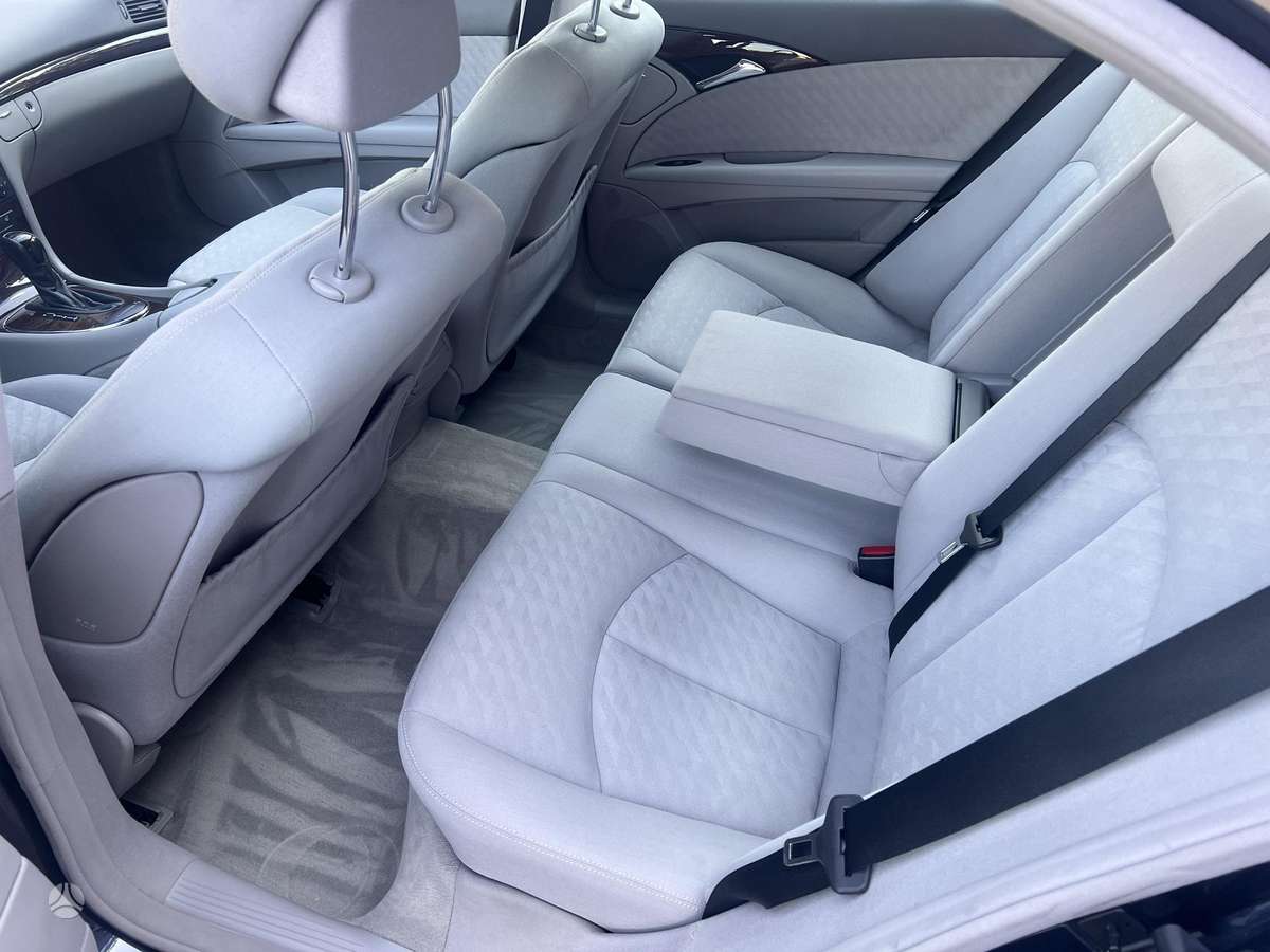 Mercedes-Benz E200, 2.2 l., Седан