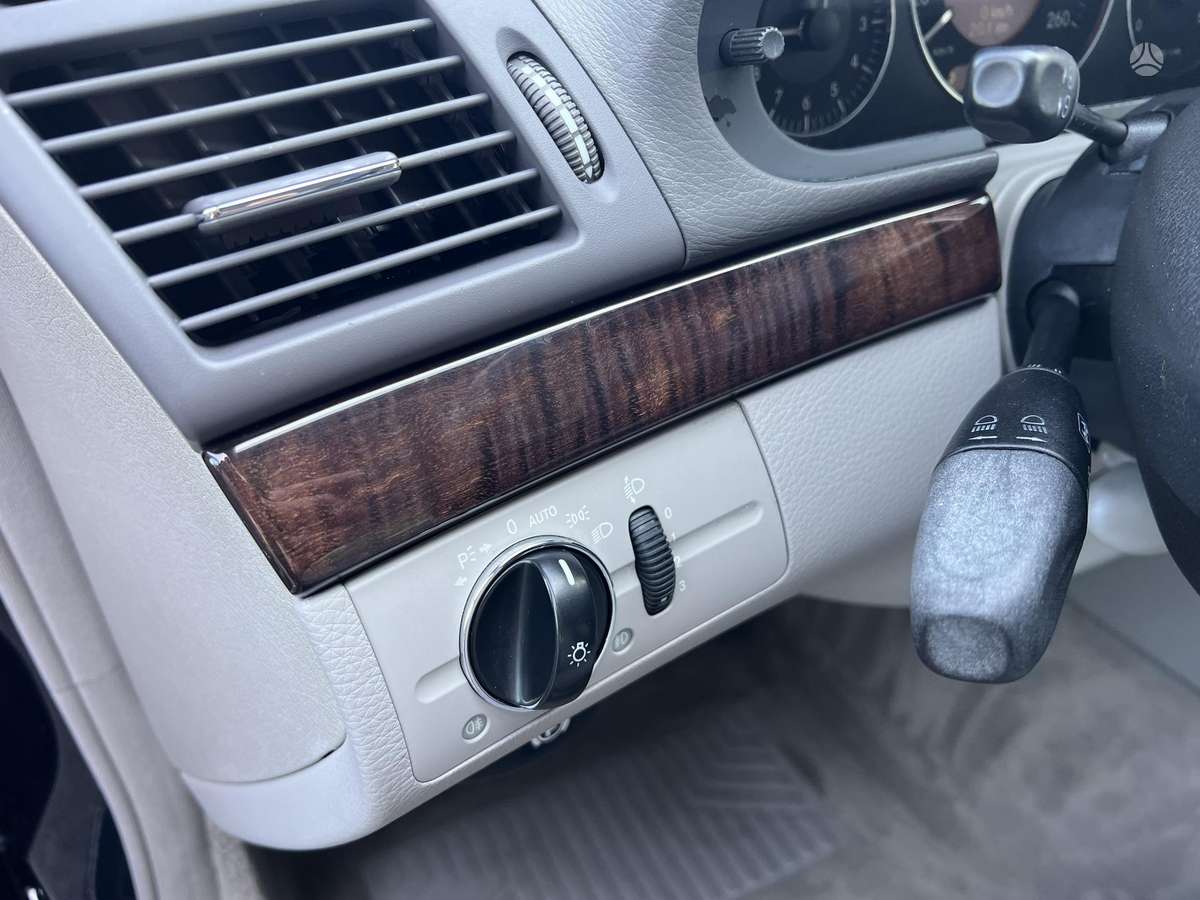 Mercedes-Benz E200, 2.2 l., Седан