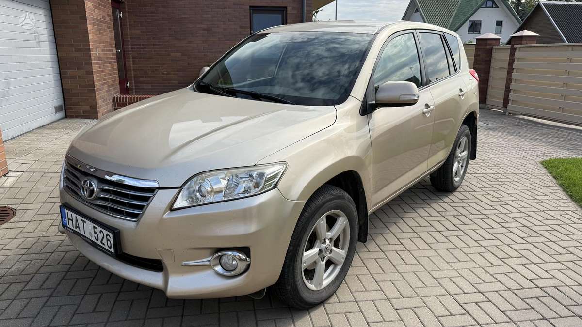 Toyota RAV4 - 1