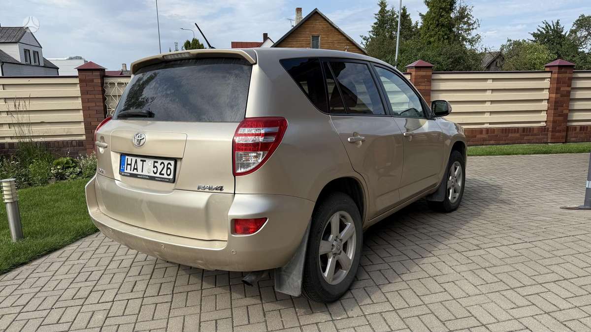 Toyota RAV4 - 3