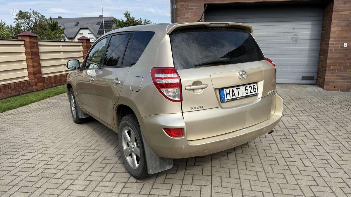 Toyota RAV4 - 4