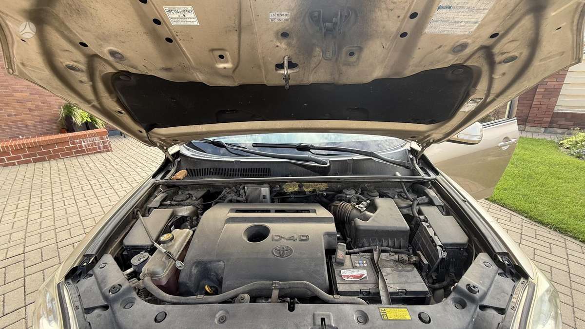 Toyota RAV4 - 10