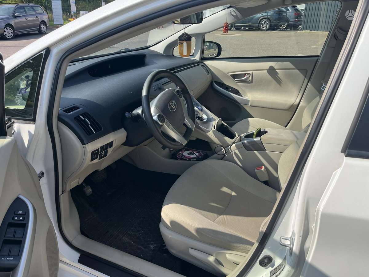 Toyota Prius - 7