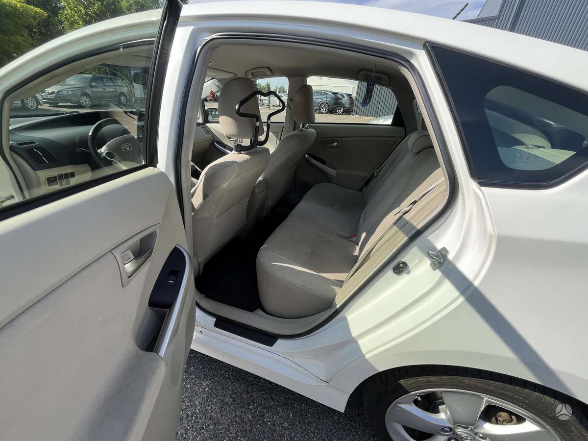 Toyota Prius - 8