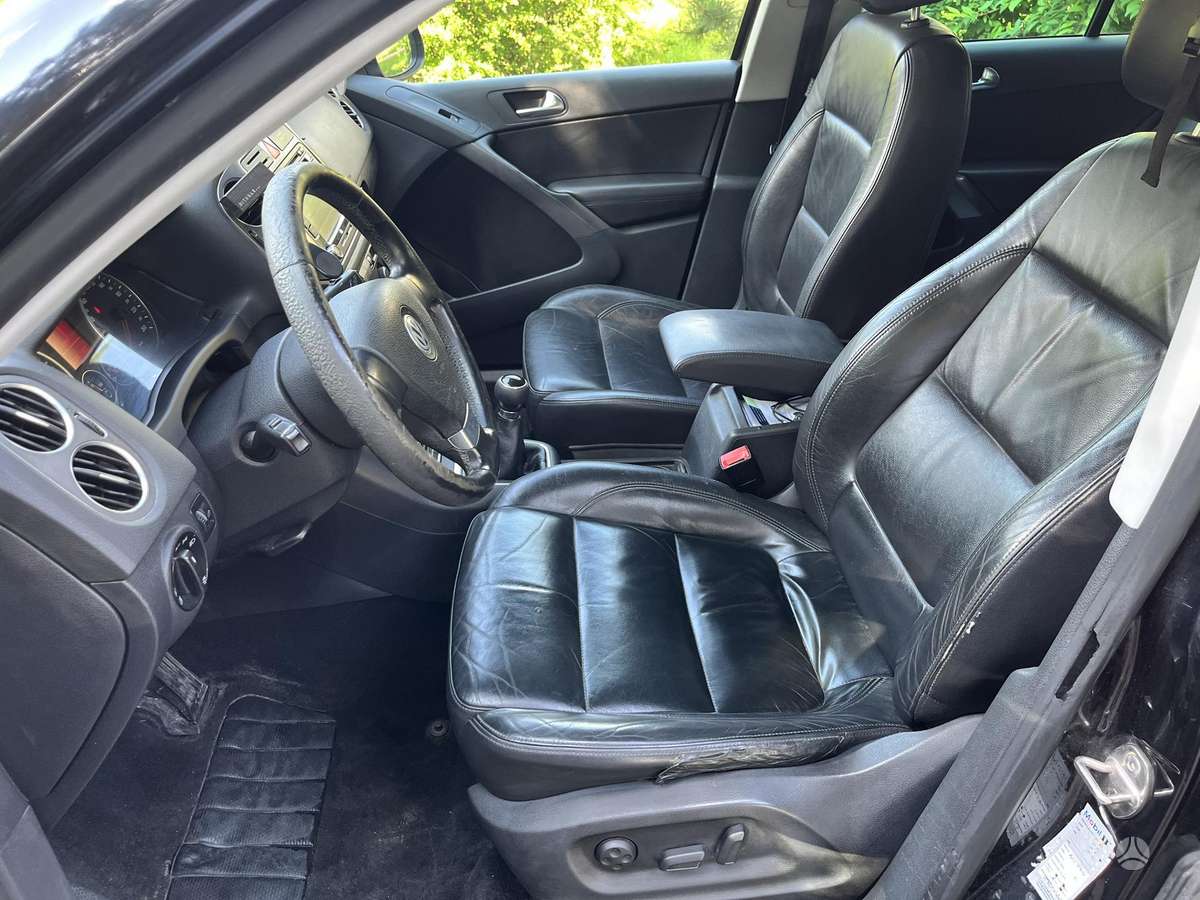 Volkswagen Tiguan - 11