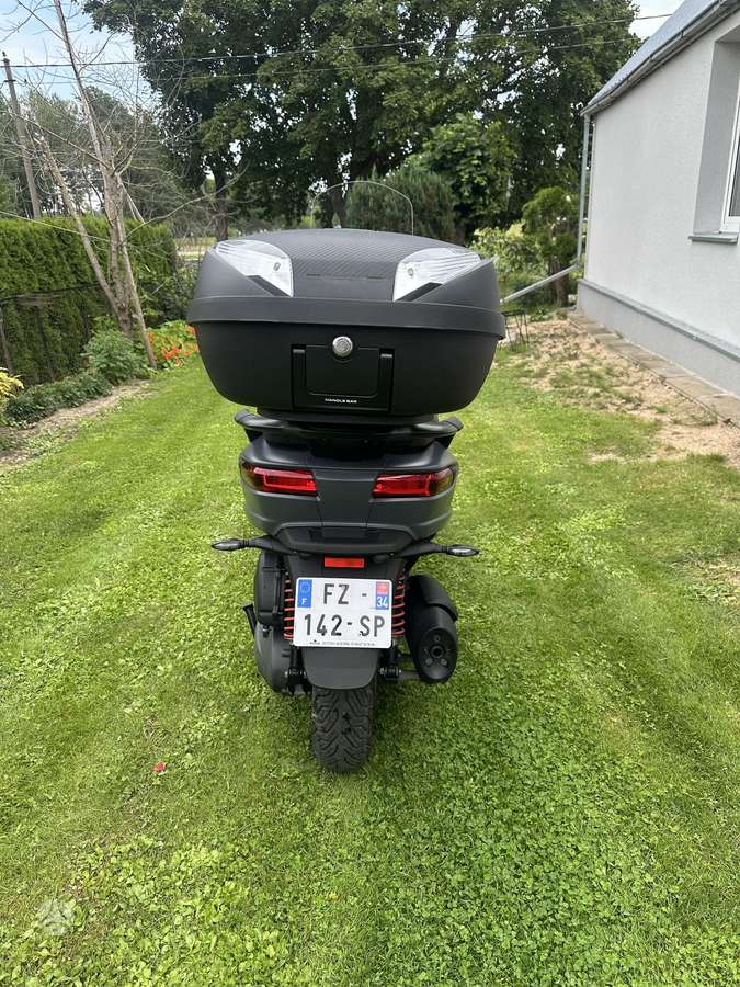Piaggio MP3 400cc, scooters / mopeds