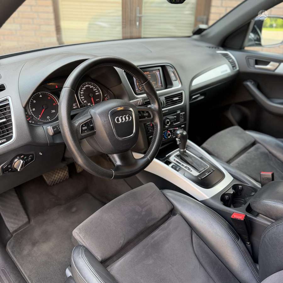 Audi Q5, 2.0 l., mpv / minivan