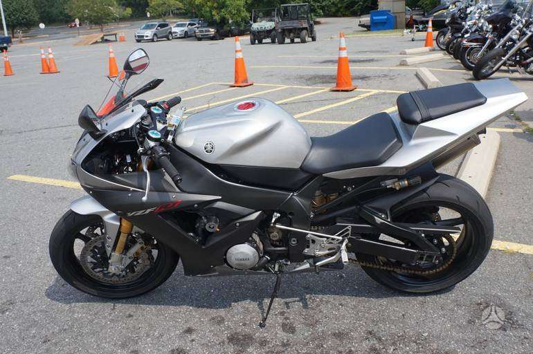 Yamaha R1, sportiniai / superbikes