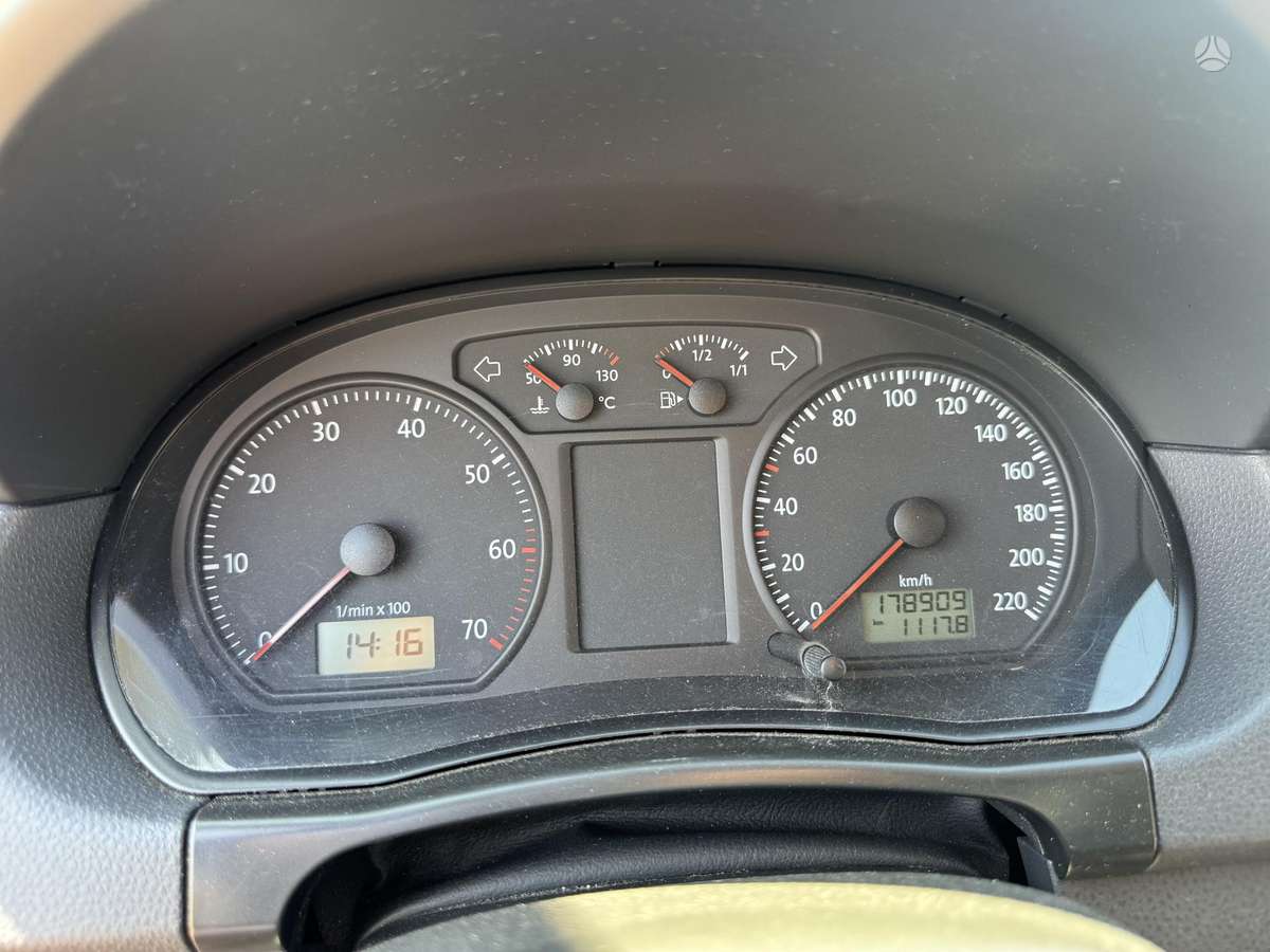 Volkswagen Polo - 9