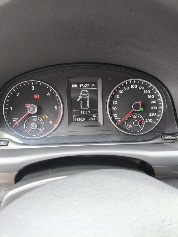 Volkswagen Touran - 10