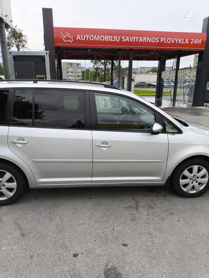 Volkswagen Touran - 2