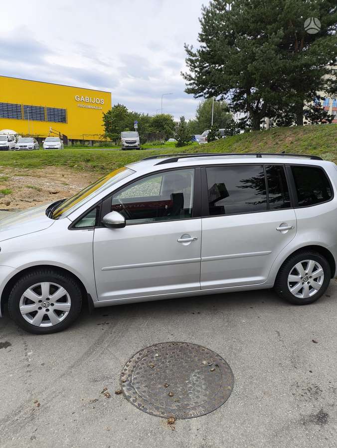 Volkswagen Touran - 3