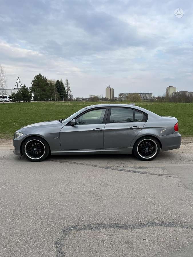 BMW 318, 2.0 l., Седан