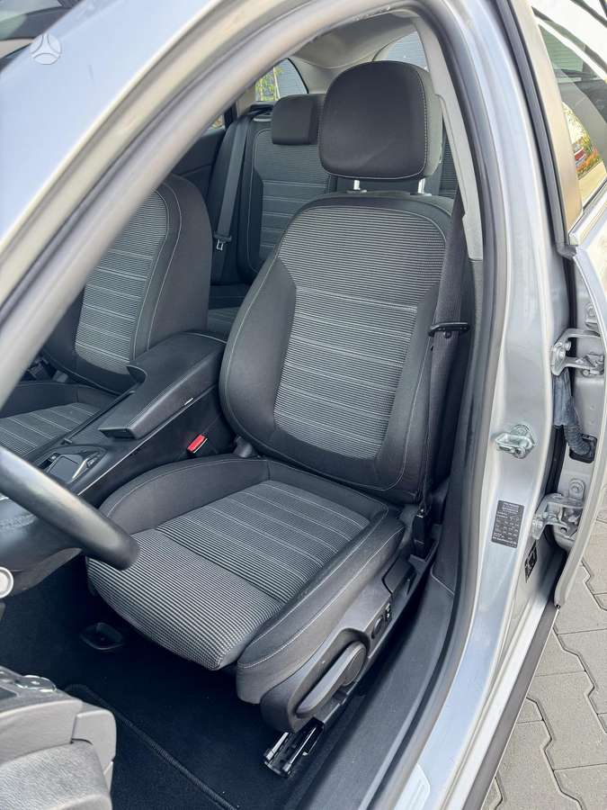 Opel Insignia, 2.0 l., Хэтчбек