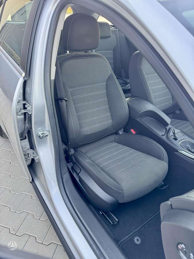 Opel Insignia, 2.0 l., Хэтчбек