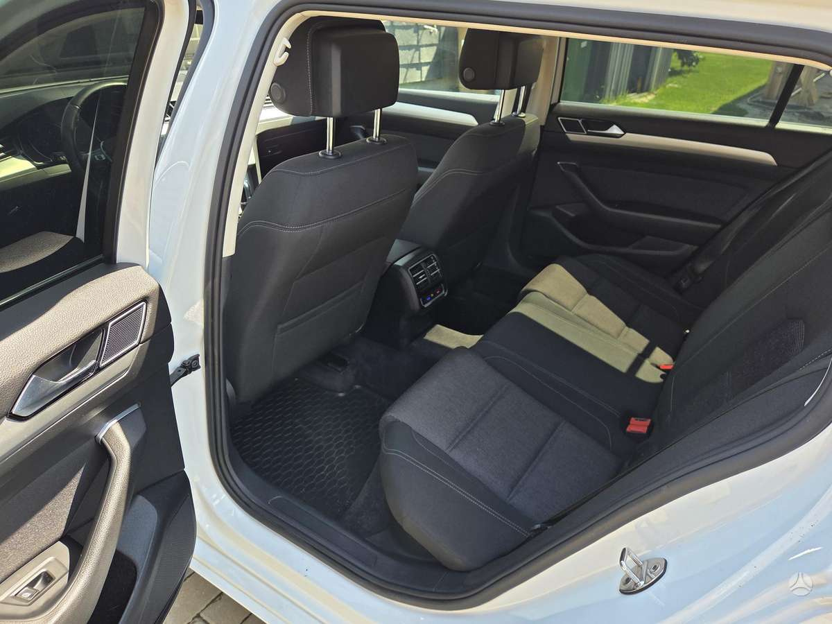 Volkswagen Passat - 8