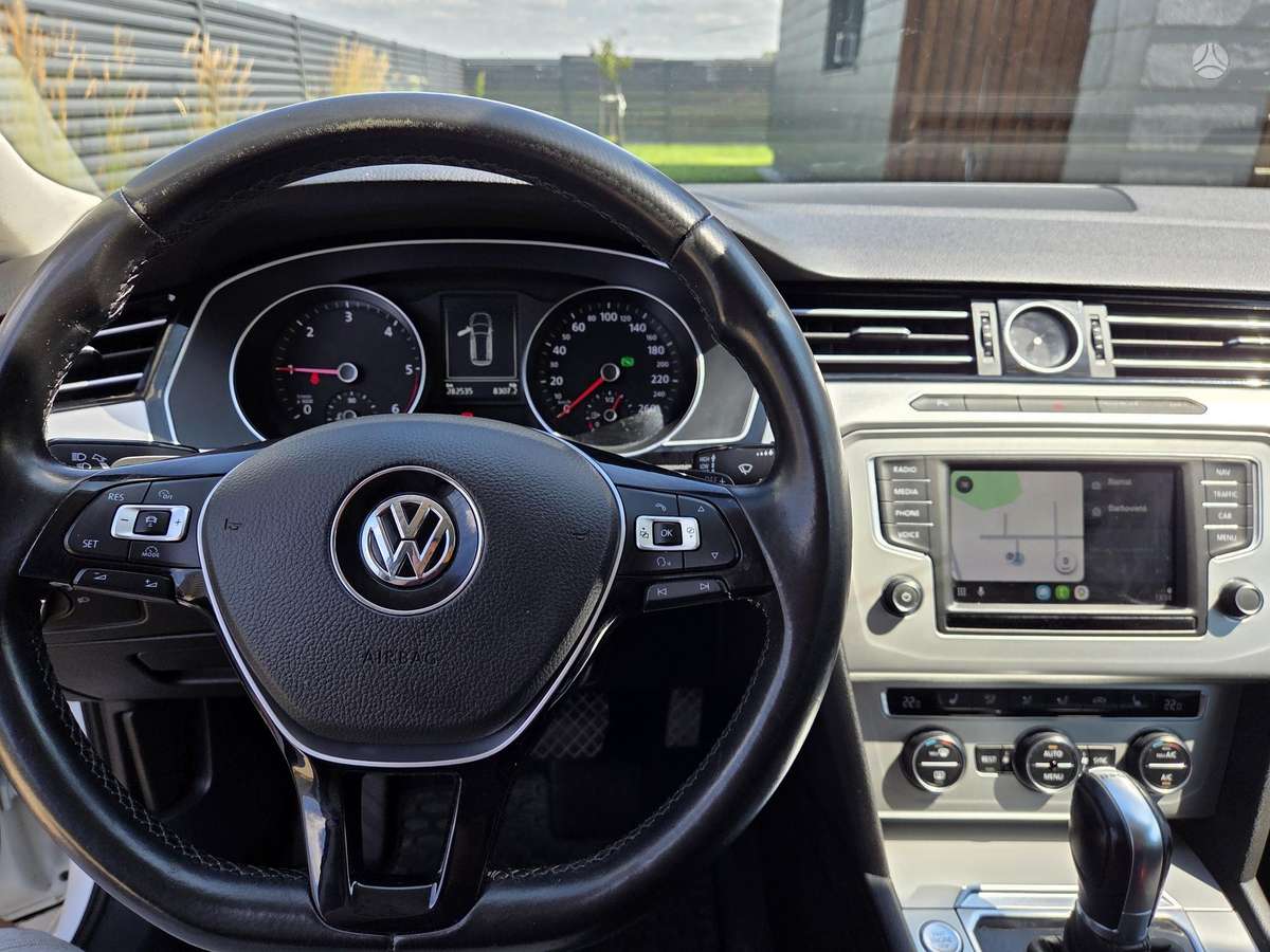 Volkswagen Passat - 5