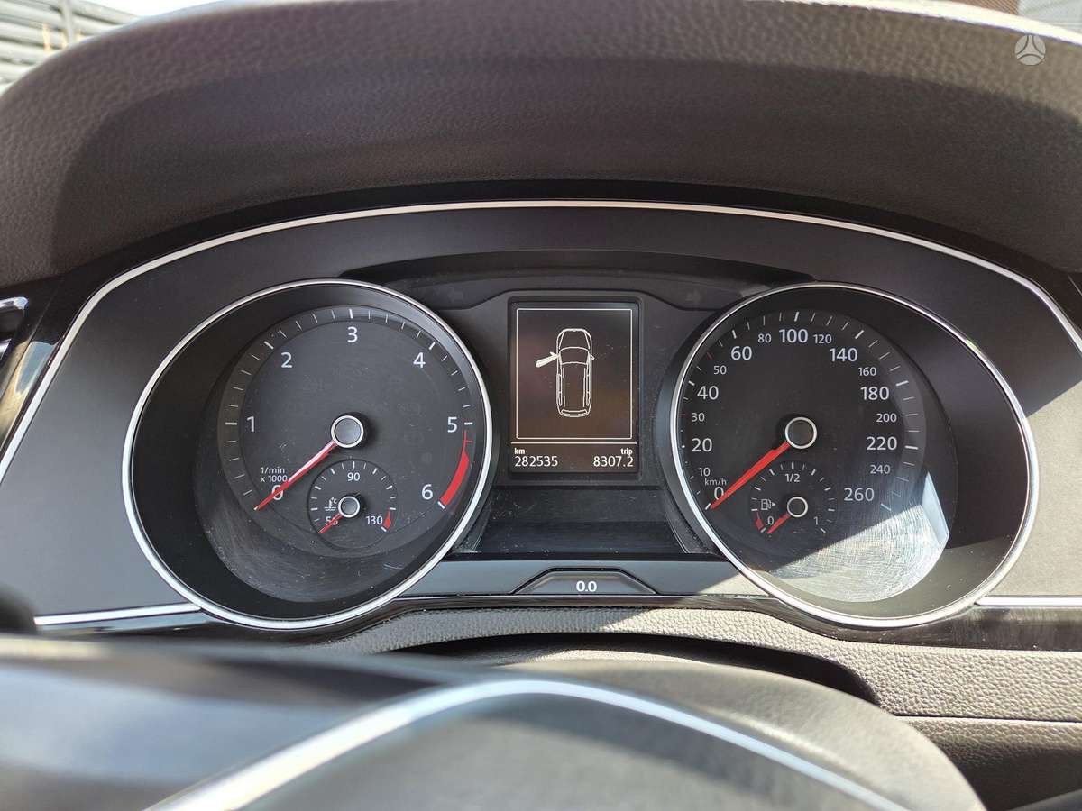 Volkswagen Passat - 6