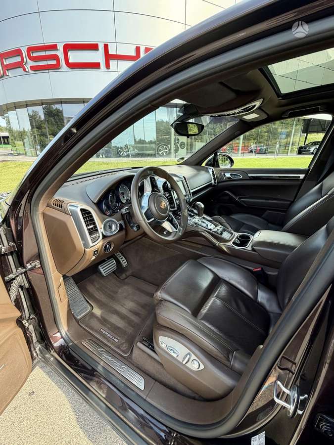 Porsche Cayenne - 7