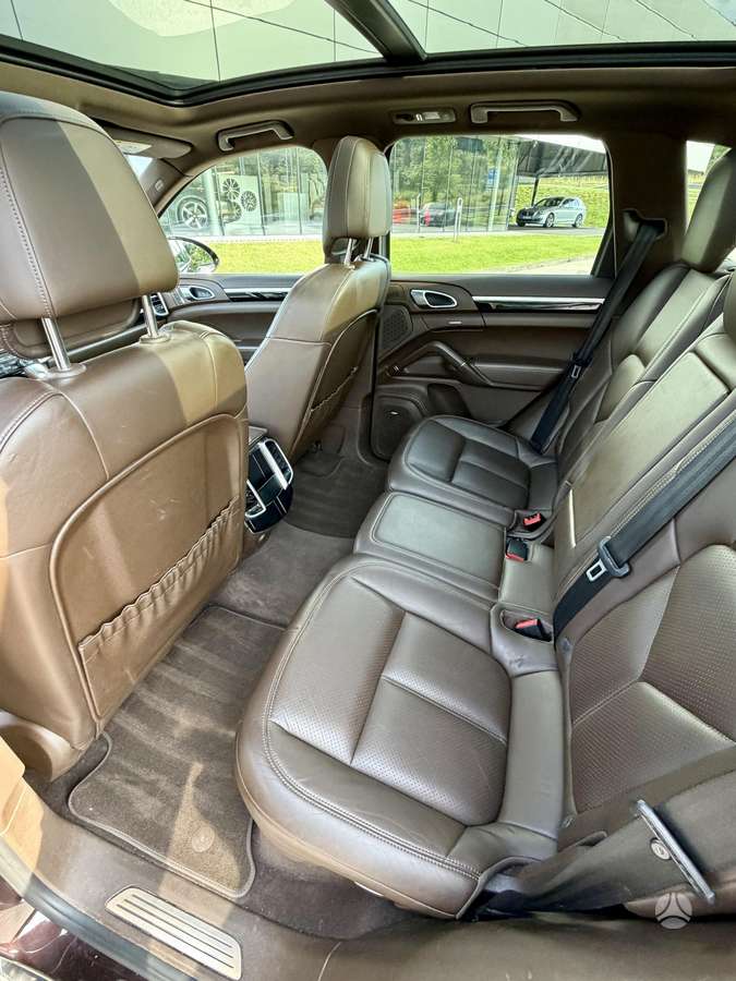 Porsche Cayenne - 11