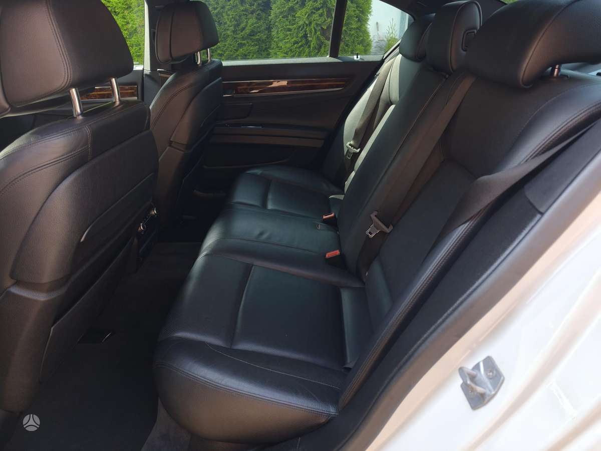 BMW 740, 3.0 l., Седан