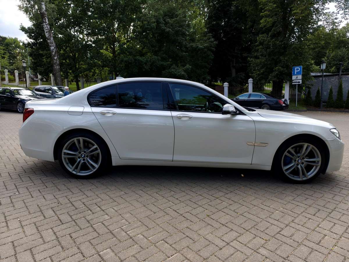 BMW 740, 3.0 l., Седан