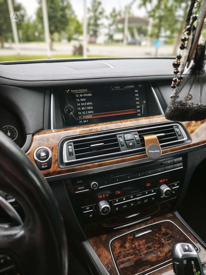 BMW 740, 3.0 l., Седан