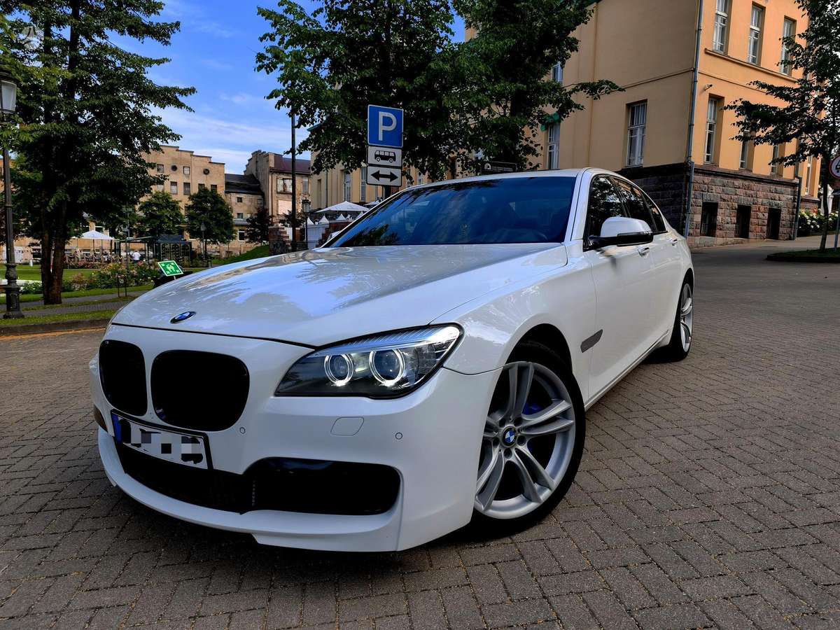 BMW 740, 3.0 l., Седан