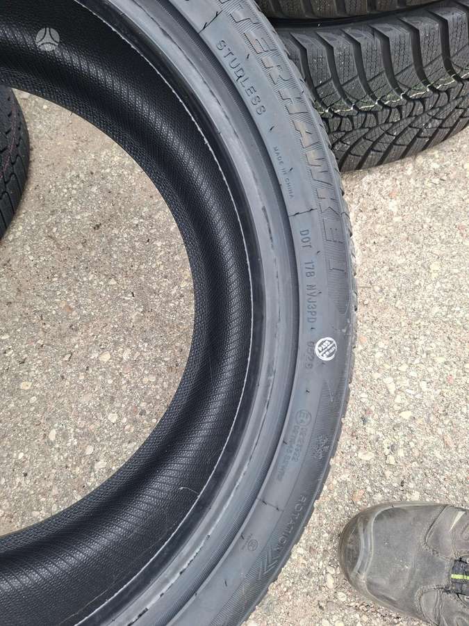 Zmax, ziemas 255/40 R19