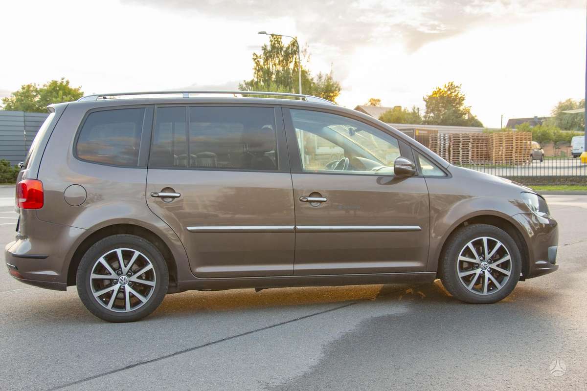 Volkswagen Touran - 6