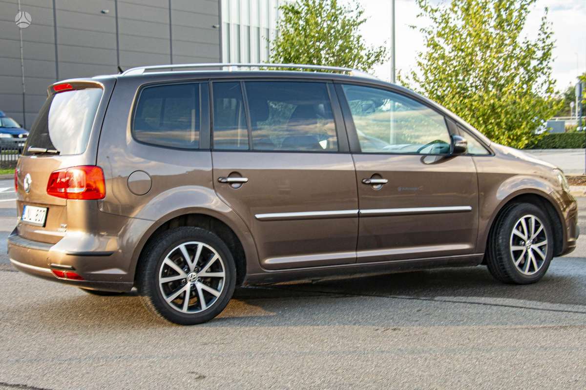 Volkswagen Touran - 10