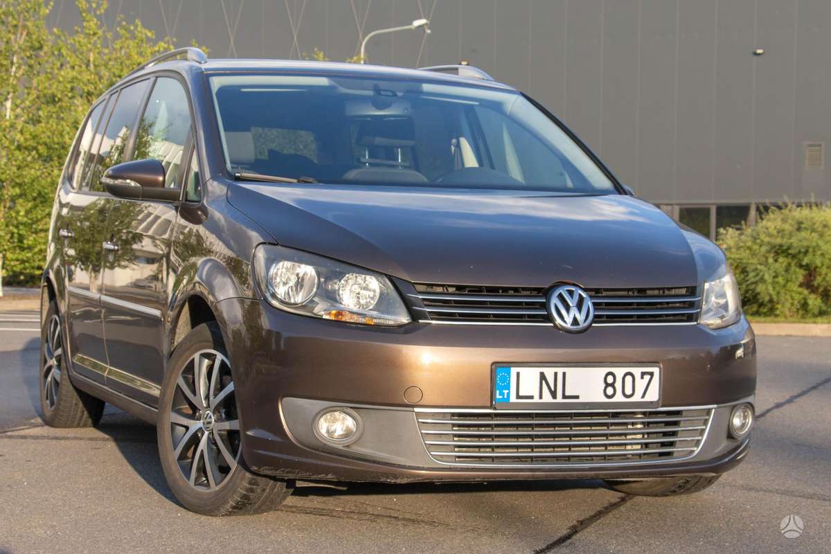 Volkswagen Touran - 11