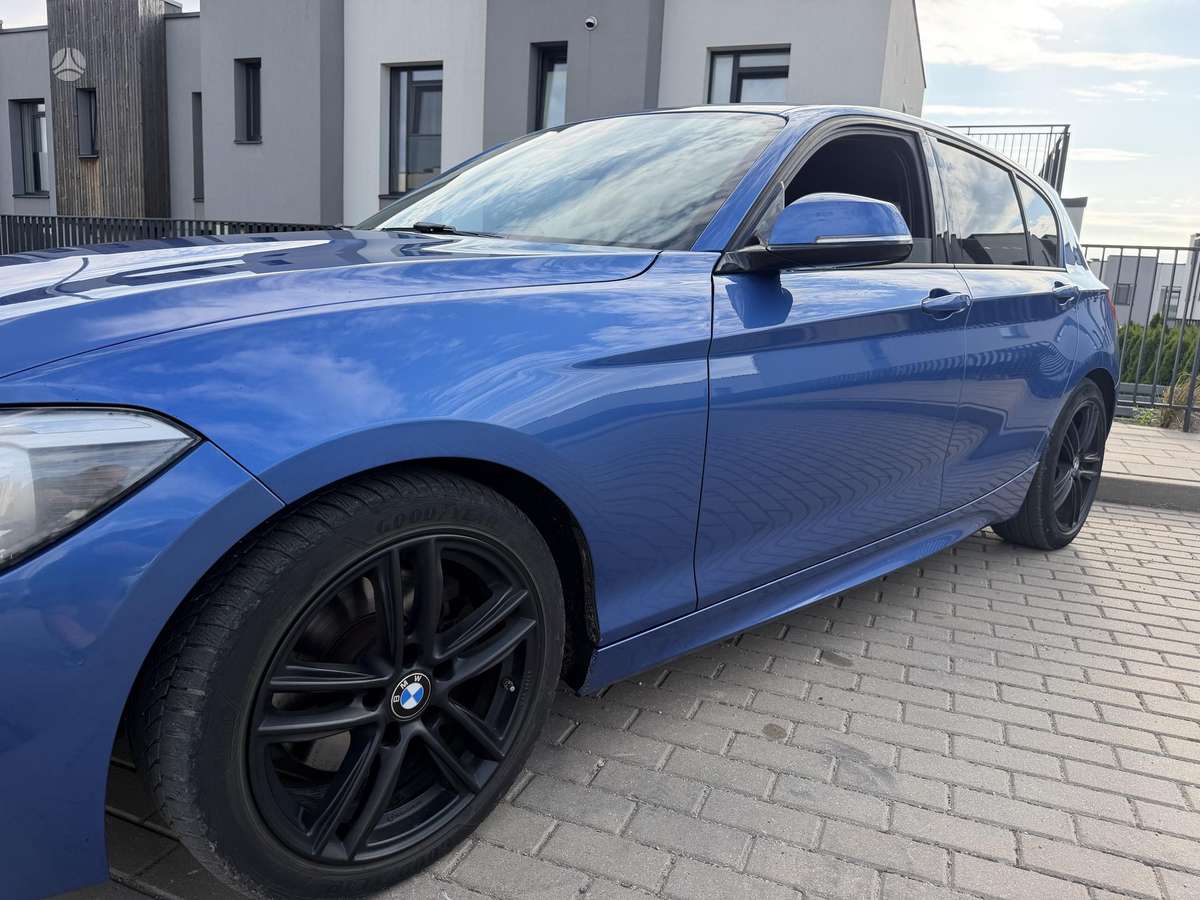 BMW 125, 2.0 l., hatchback