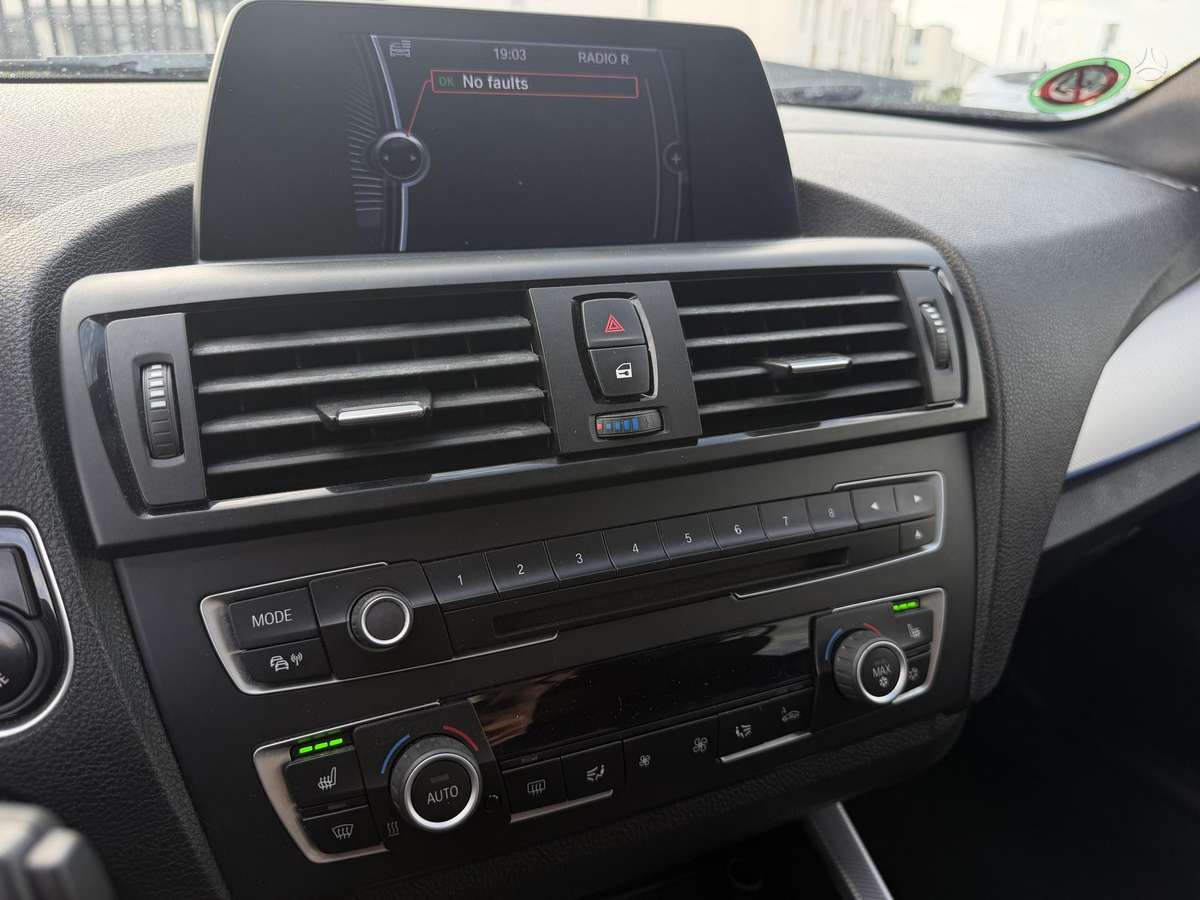 BMW 125, 2.0 l., hatchback