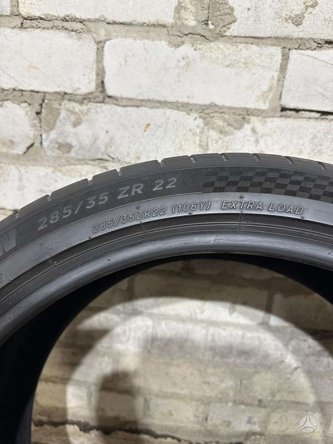 Michelin Pilot Sport 4s, summer 285/35 R22