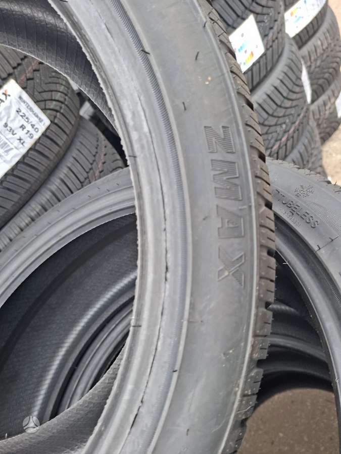 Zmax 255/3/ R19, winter 225/40 R19
