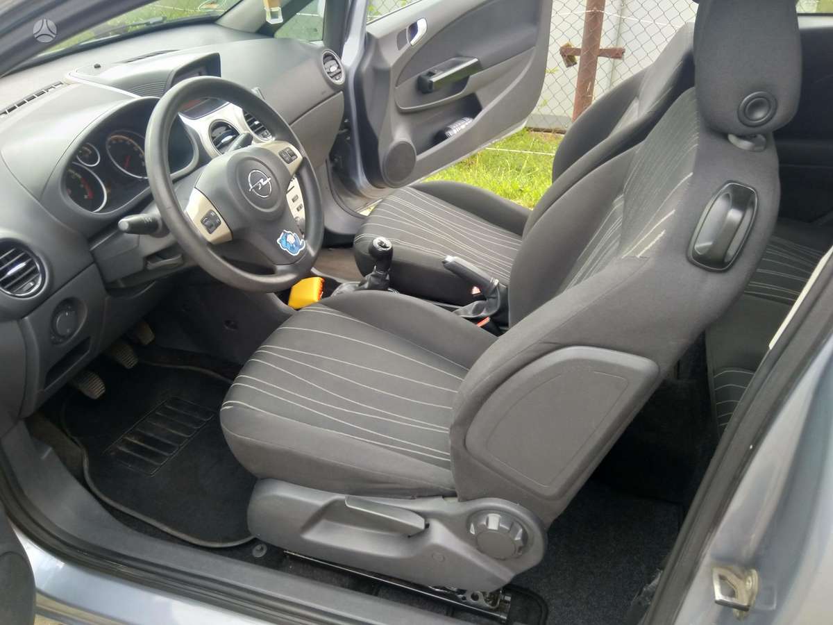 Opel Corsa, 1.2 l., Купе (coupe)