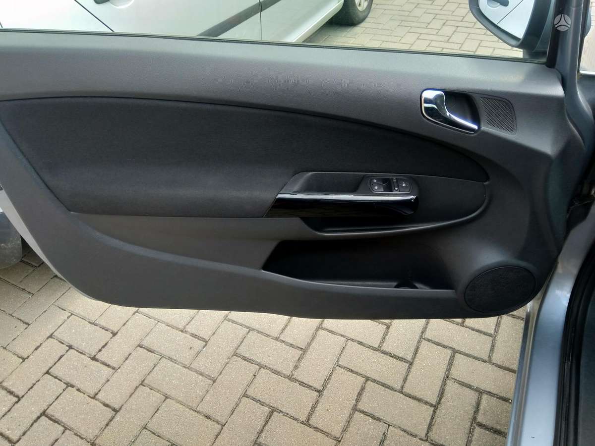 Opel Corsa, 1.2 l., Купе (coupe)