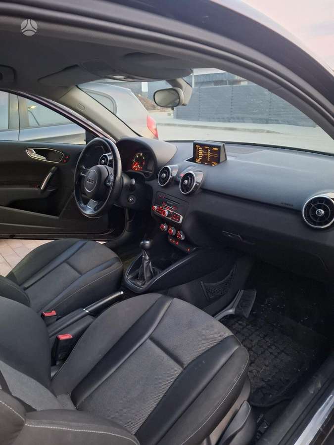 Audi A1, 1.6 l., Хэтчбек