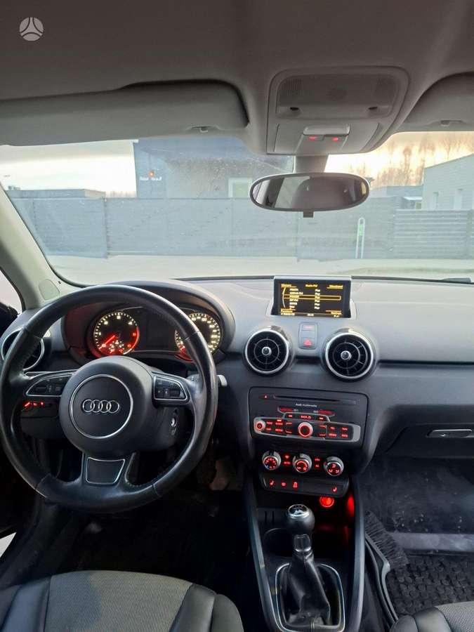 Audi A1, 1.6 l., Хэтчбек