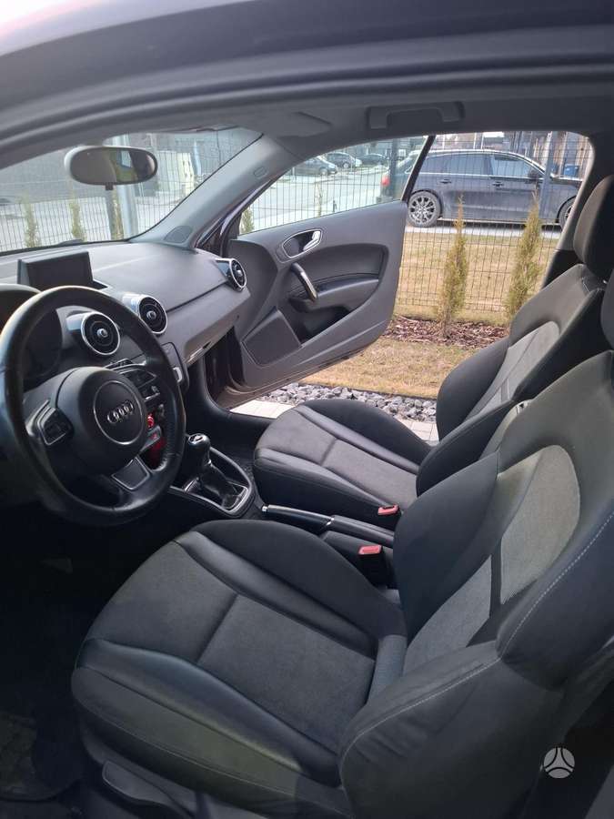 Audi A1, 1.6 l., Хэтчбек