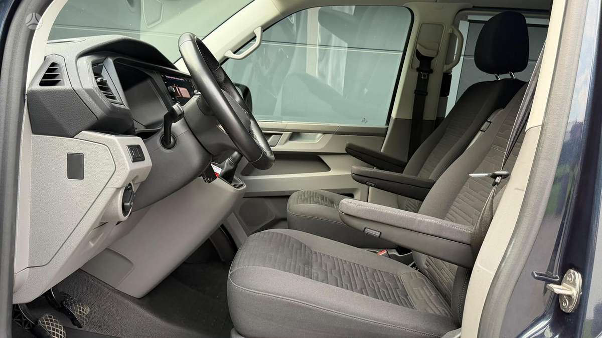 Volkswagen Caravelle - 10