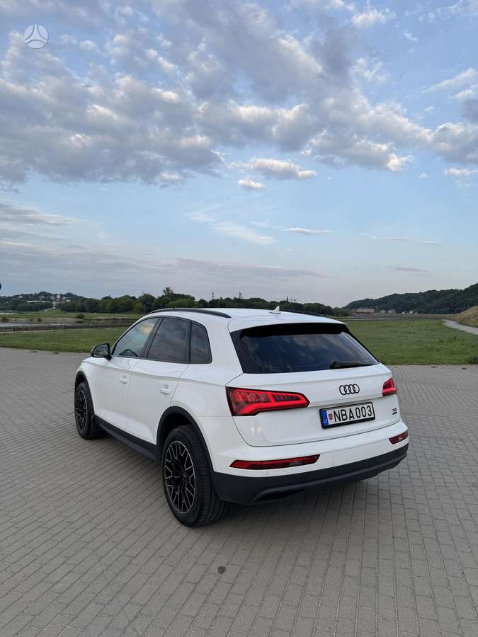 Audi Q5, 2.0 l., Внедорожник / Кроссовер
