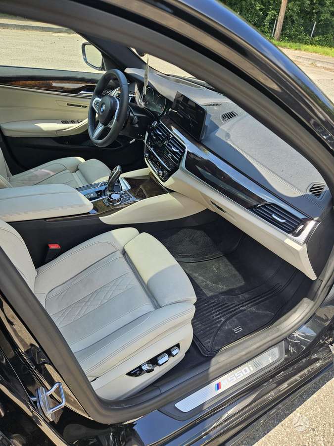 BMW M550, 4.4 l., Седан