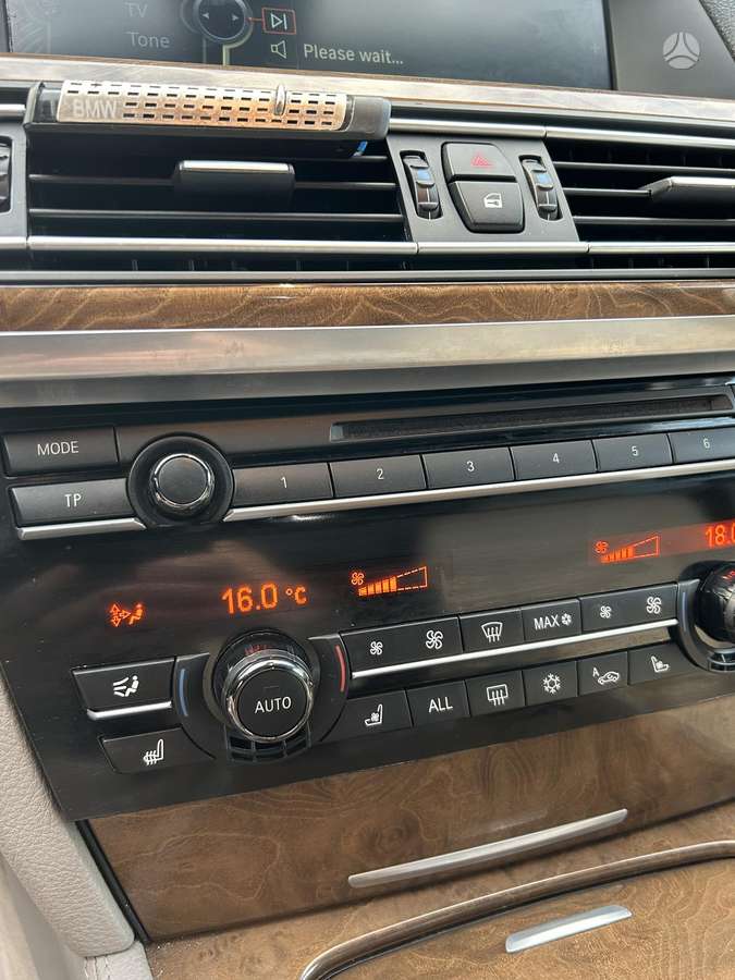 BMW 730, 3.0 l., Седан